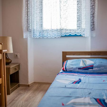 Hostel Flora Mali Lošinj Quarto foto